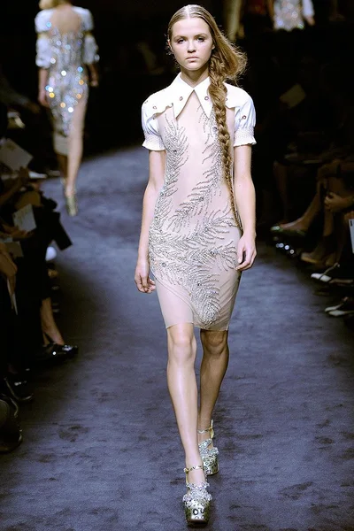 Look 32